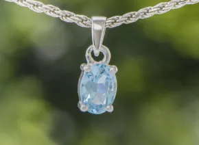 Сребърна висулка със Син Топаз